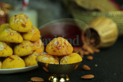 Lakarshi Ladu