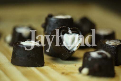 Picture of Belgian Chocolate Heartbase - 500 gm